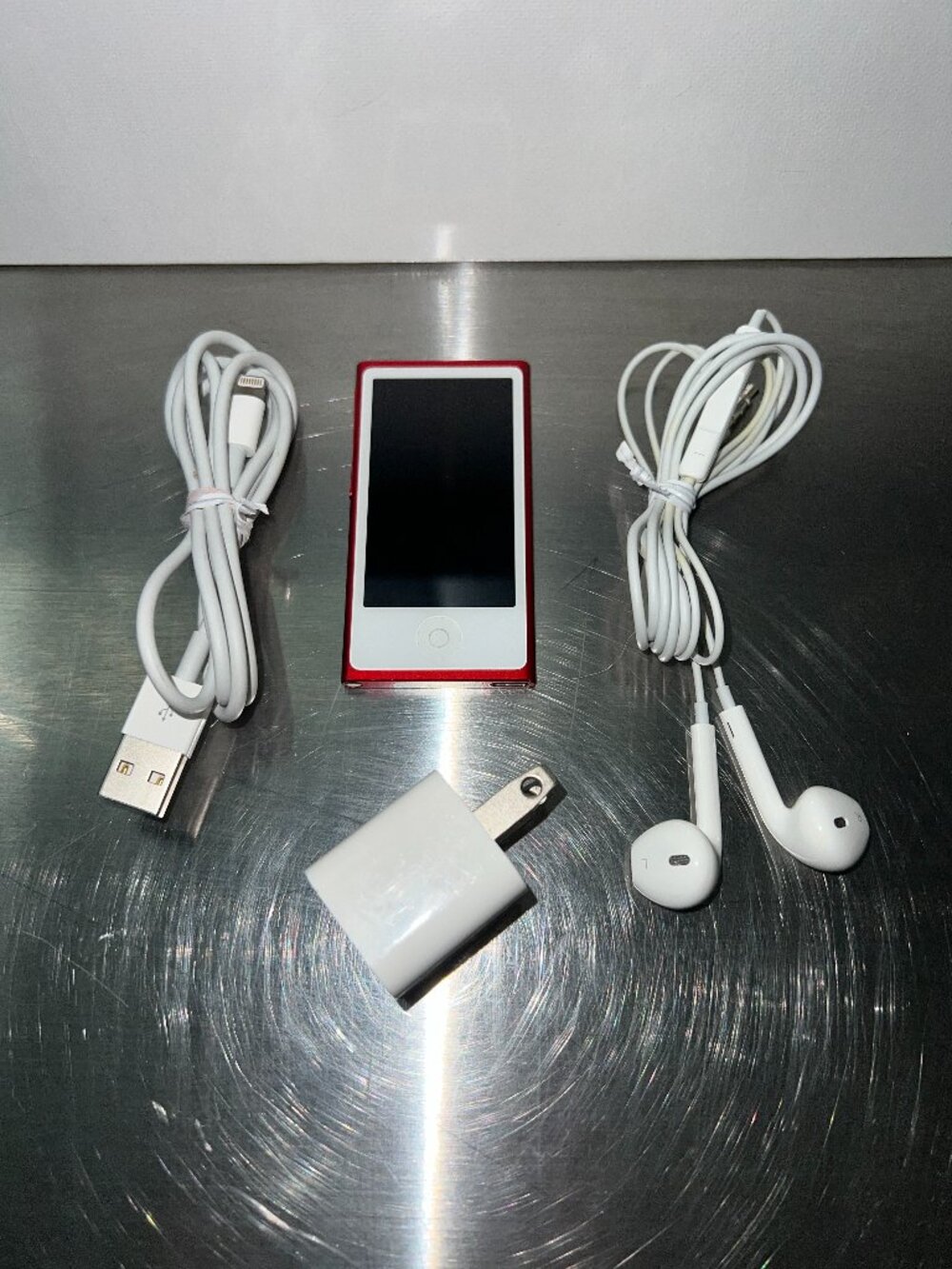 Apple iPod Nano 7th Generation (Product) Red Bluetooth 16GB A1446 MD744LL